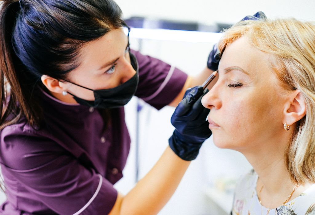 Come scegliere il trucco semipermanente